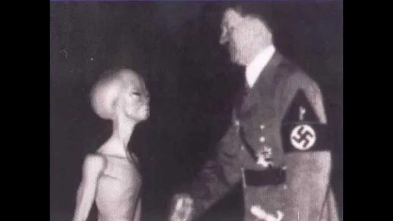 Soubor:Hitler a mimozemšťan.jpg