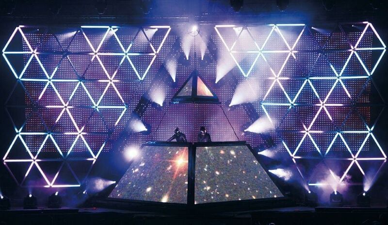 Soubor:Daft Punk pyramida.jpg