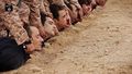 Mistrovství ISIS v podřezávání zajatců.jpg