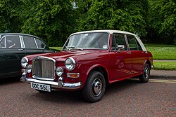 1972 Vanden Plas 1300 Princess.jpg