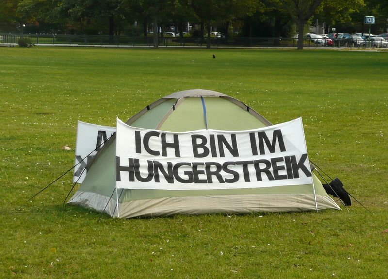 Soubor:Hungerstreik Zelt Hannover 2011.jpg