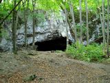 Portál jeskyně Pekárny