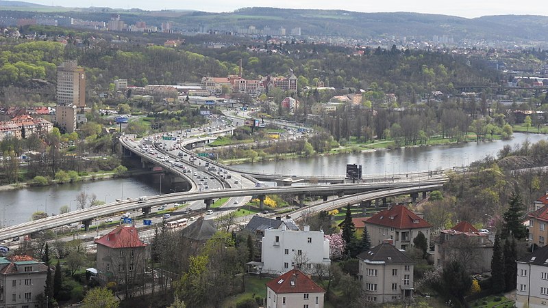Pohled na Barrandovský Most (2011).jpg