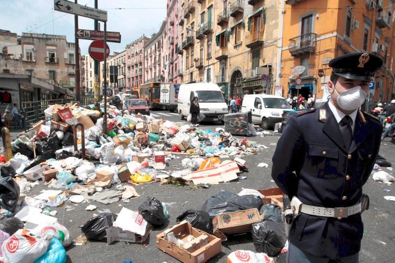 Soubor:Neapol policie.jpg