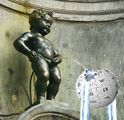 Návrh na restrukturalizaci sochy, znázorňující prorůstání Wikipedie do bruselských struktur