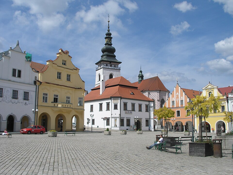 Soubor:Pelhřimov-Masarykovo náměstí.JPG