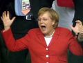 Po ztrátě německých vojsk podlehla Angela Merkelová šílenství a hysterii.