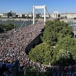 LG+ protest v Budapesti.jpg