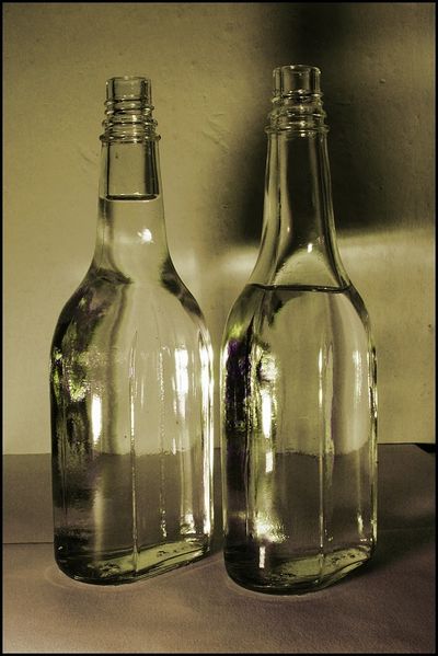 Soubor:Původní láhve na rum.jpg