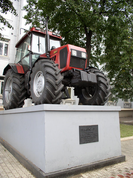 Datei:Minsk traktor.jpg