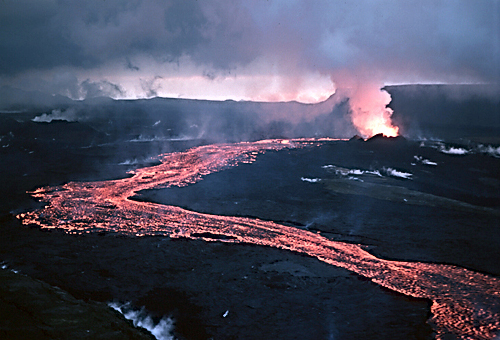 Datei:Lava flow at Krafla, 1984.jpg