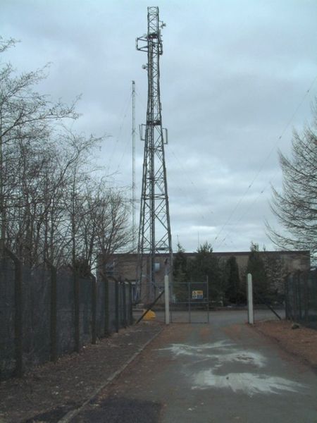 Datei:450px-Westerglen AM transmitter, facility.jpg