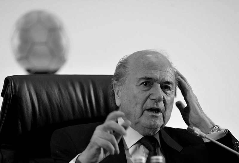 800px-Sepp Blatter at signing of agreement creating FIFA Ballon d’Or in Johannesburg 2010-07-05 4 D.jpg