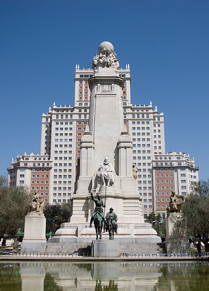 Datei:431px-Monumento a Miguel de Cervantes - 03.jpg