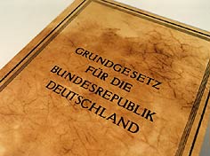 Datei:Grundgesetz.jpg