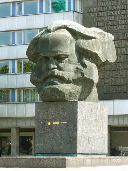 Datei:450px-Karl-Marx-Monument in Chemnitz.jpg