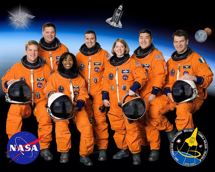 Datei:750px-STS-120 crew.jpg