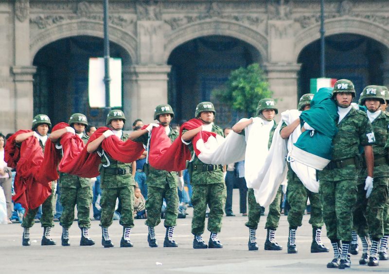 Datei:Bandera Mexicana I.jpg