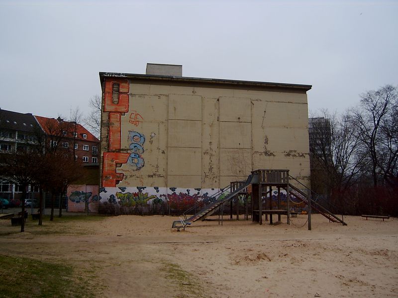 Datei:Spielplatz in Kiel.jpg
