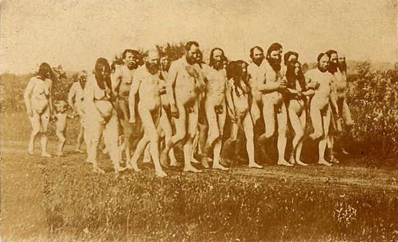 Datei:1900s-Nudistenwanderung.jpg