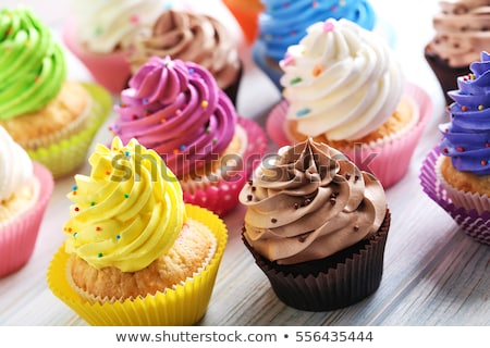 File:Birthdaycupcakes.jpg
