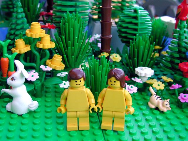File:Lego-adam-and-eve.jpg