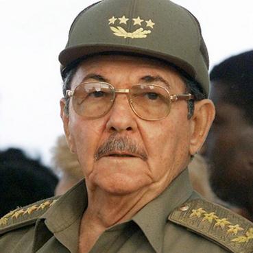 File:Raúl Castro in uniform.jpg