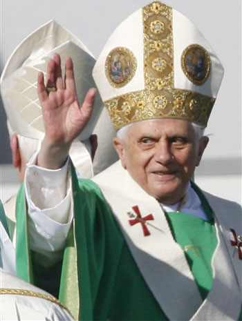 File:Pope 350.jpg