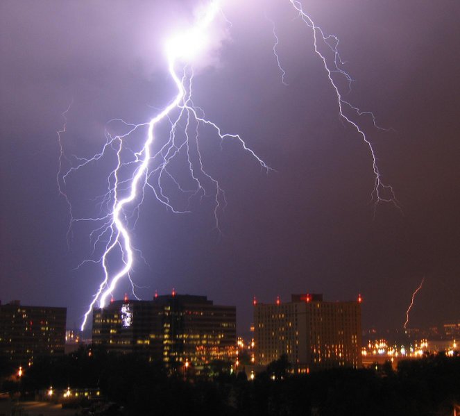 File:663px-Lightning in Arlington.jpg