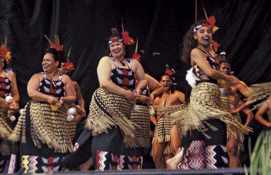 File:Maori show01.jpg