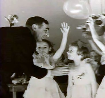 File:Who are these little girls.jpg