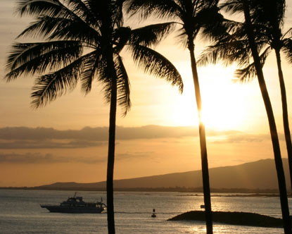 File:Hawaii-dinner-cruise.jpg