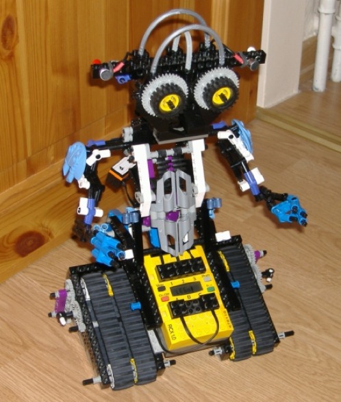 File:Lego Robot.jpg