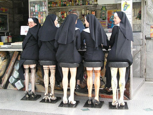 File:Nuns.jpg