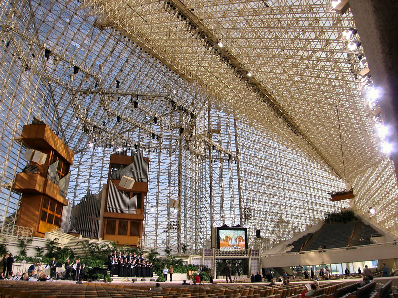 File:800px-CrystalCathedral.jpg