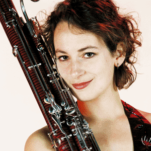 File:Woman with bassoon.png