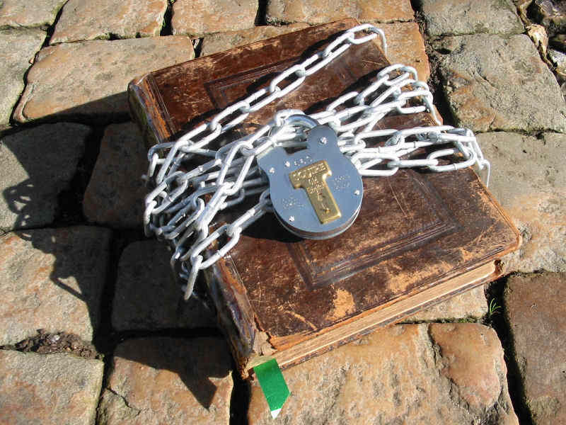 File:Bible chained2.jpg