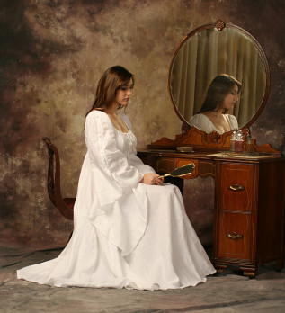 File:White Linen Romantic Nightgown1.jpg