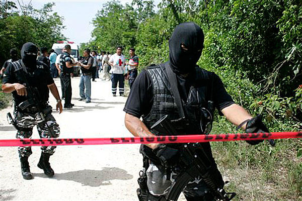 File:Mexico-police-war.jpg