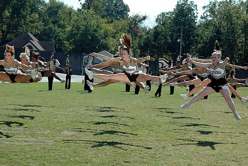 File:Cheerleader splits.jpg