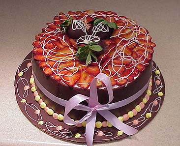 File:Strawberry chocolate cake.jpg