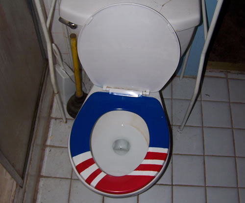 File:Obama-toilet.JPG
