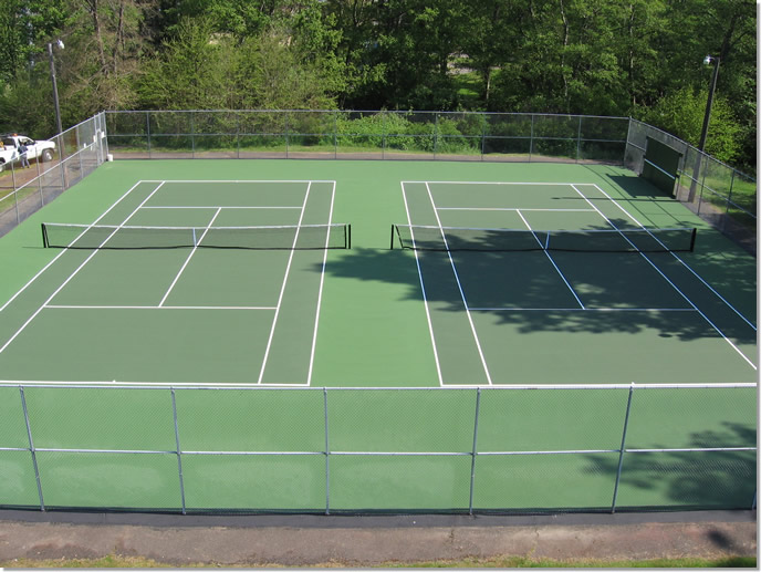 File:Tennis courts.jpg