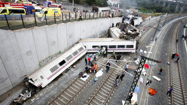 File:Spain train wreck.jpg