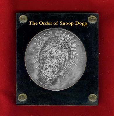 The medallion for The Order of Snoop Dogg.