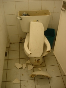 Toilet3.jpg