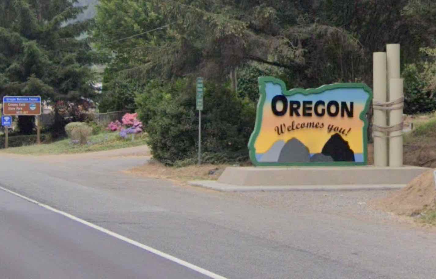 Oregon Border Sign.jpg