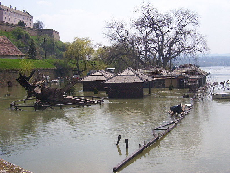 File:794px-Danube flooding in Novi Sad, Serbia 2006-04-08.jpg