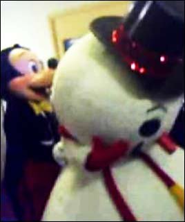 File:Mickey-snowman.jpg