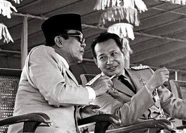 File:Sukarno suharto.jpg